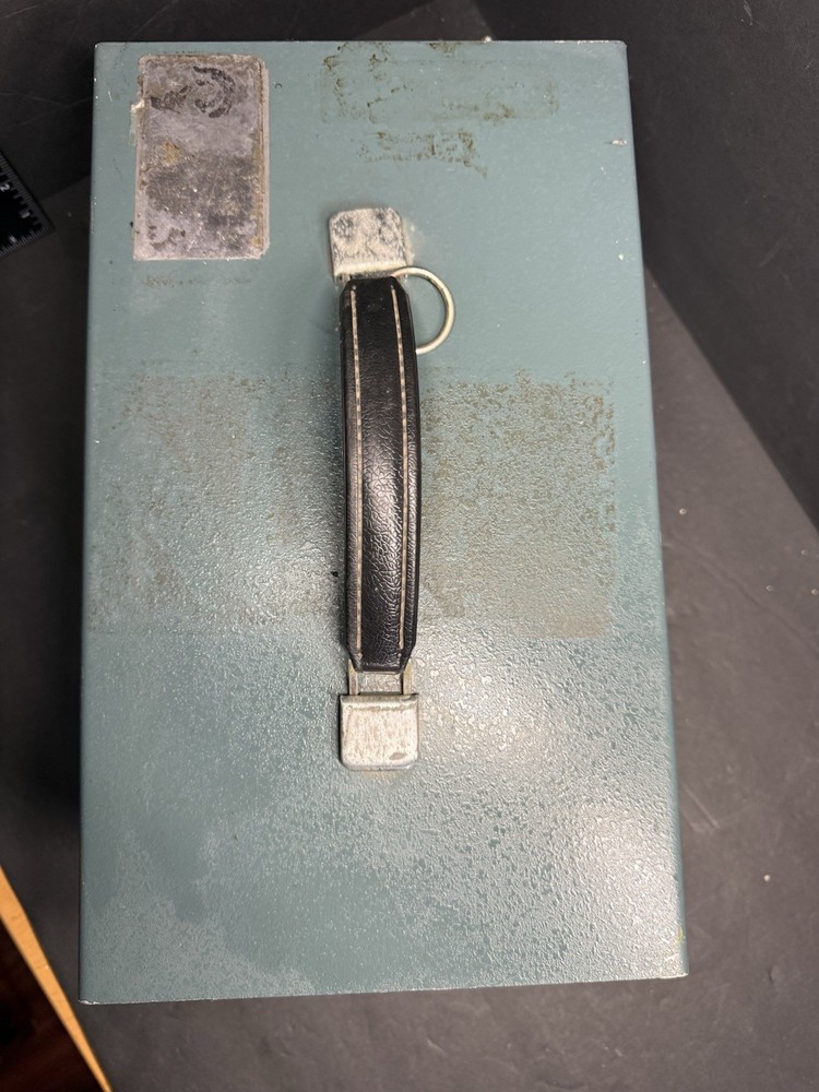 MILLIVAC MV-823A-1 Millivolt Meter Voltmeter POWERS but Untested