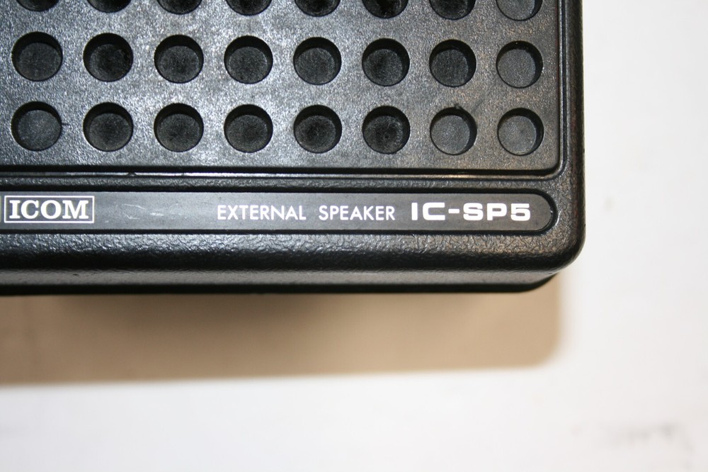 ICOM External Speaker SP-5 complete with Bracket "Free S/H"