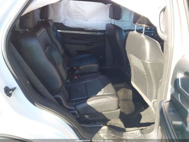 EXPLORER 2017 Glove Box 5011969