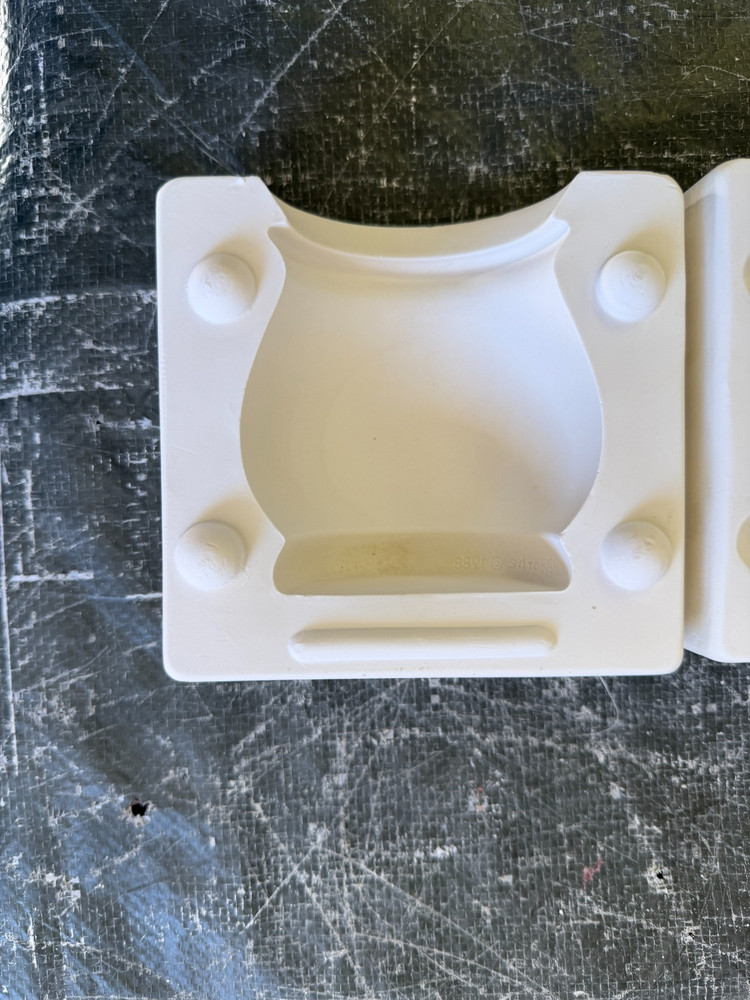 VINTAGE BOOTHE CERAMIC MOLD #444 TUMBLER