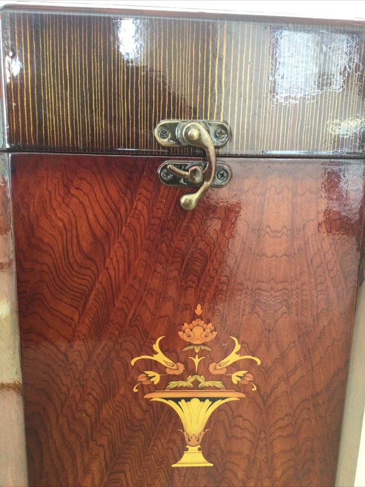 Vintage Wine Box Carrier. Holds Two Bottles.