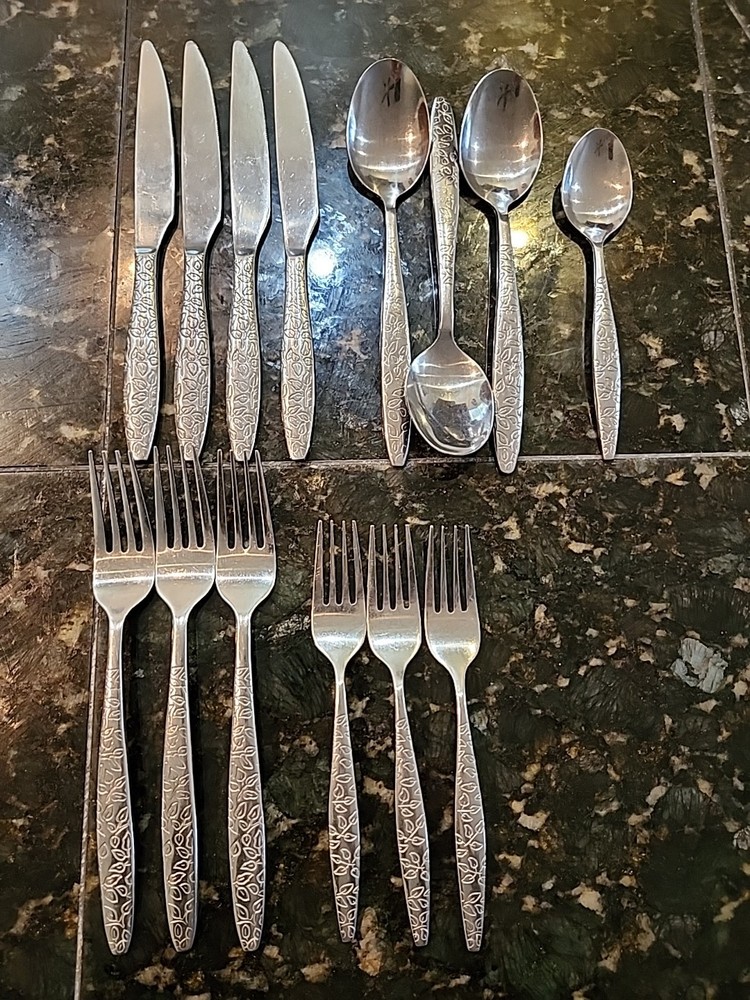 JC PENNY JPF20 Flatware Set Stainless Leaf Pattern 14 Pc.