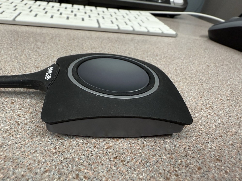 Barco ClickShare R9861006D01 USB Button Wireless Interface AV Streamer New