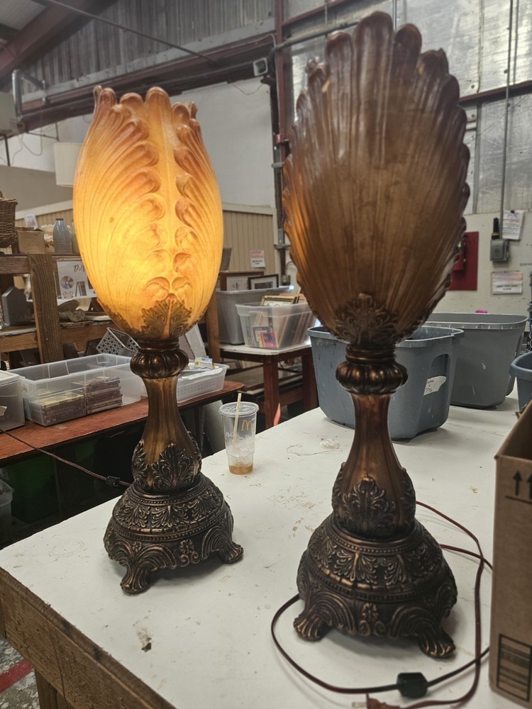 Claim Shell Bintage Lamp