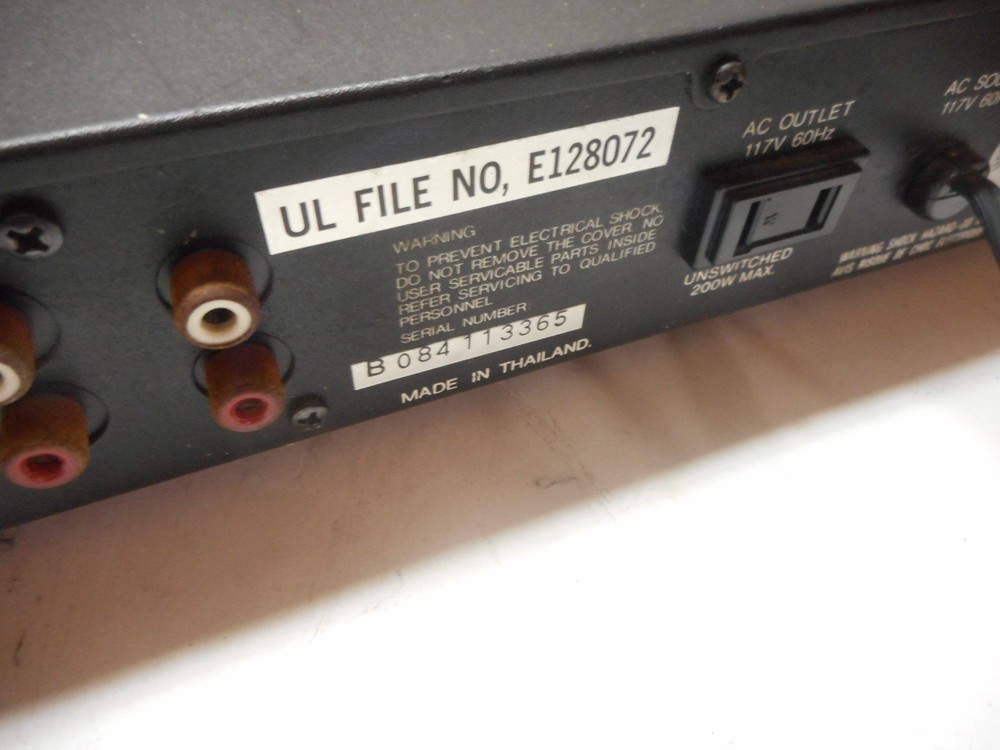 AUDIO SOURCE GRAPHIC EQUALIZER AND SPECTRUM ANALYZER MODEL EQ EIGHT SERIES II