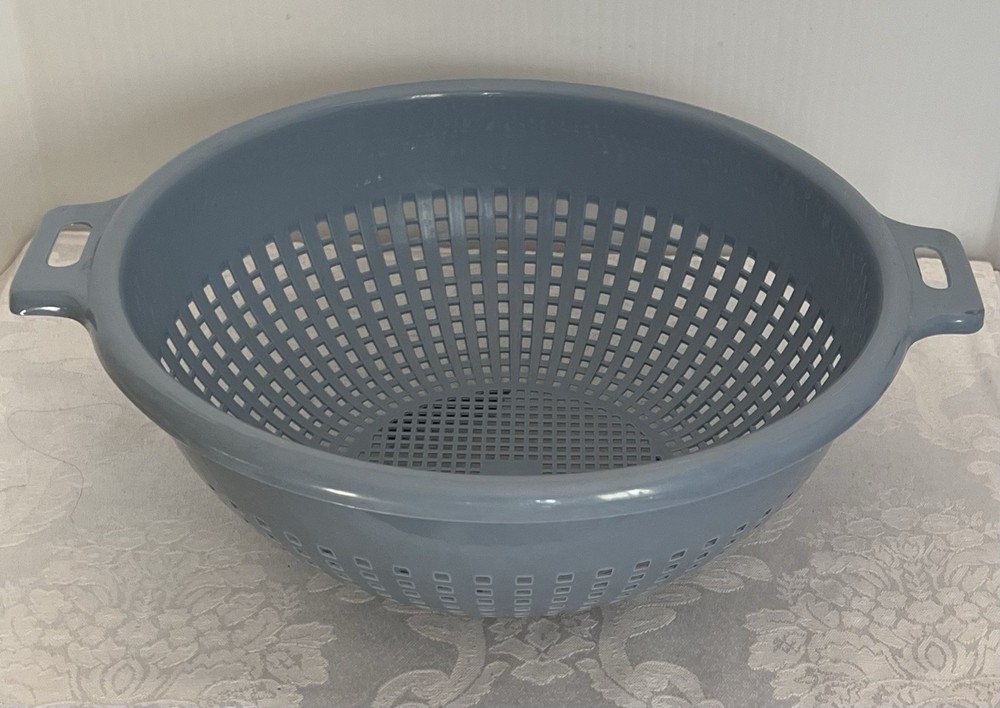 Retro Vintage Max Klein Plastic Colander • BLUE