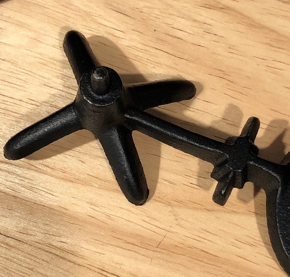 Vintage Miniature Cast Iron Scale With 4 Weights 5”