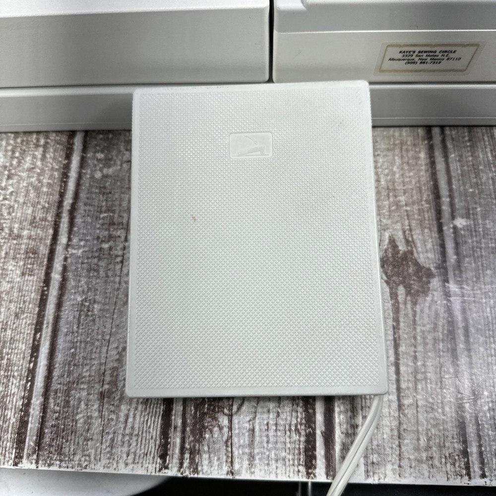 PFAFF Creative 1467 Sewing Machine W/ Pedal, Case