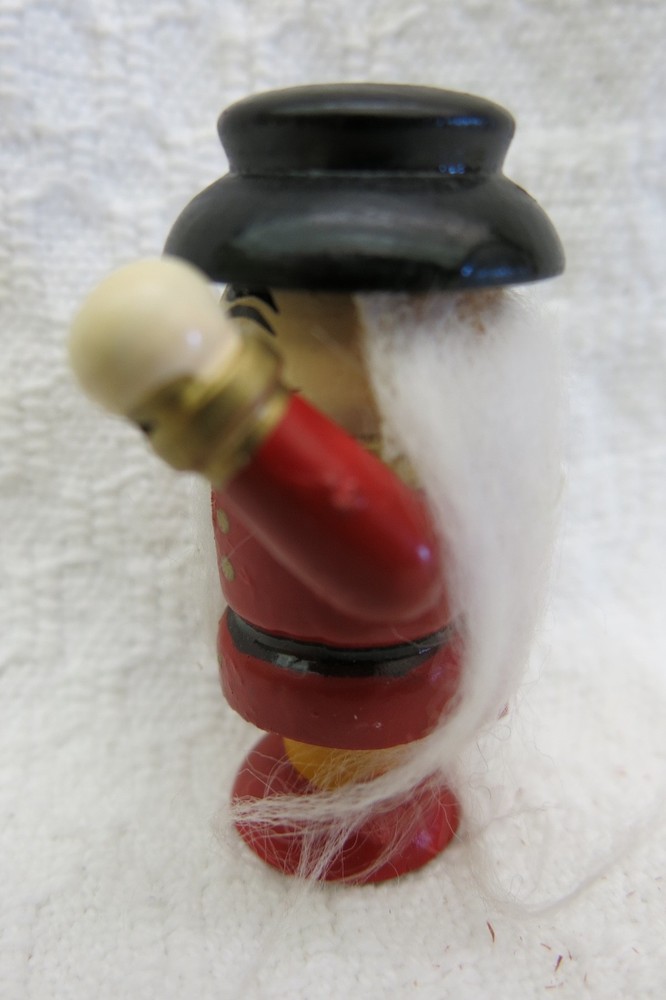 Nutcrackers, very decorative bearded, wooden