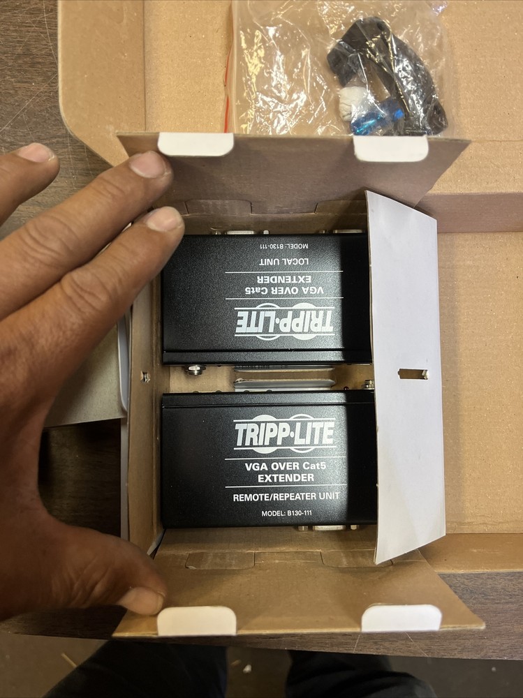 TRIPP LITE B130-111 VGA OVER CAT5 EXTENDER REPEATER TRANSMITTER TRANSCEIVER