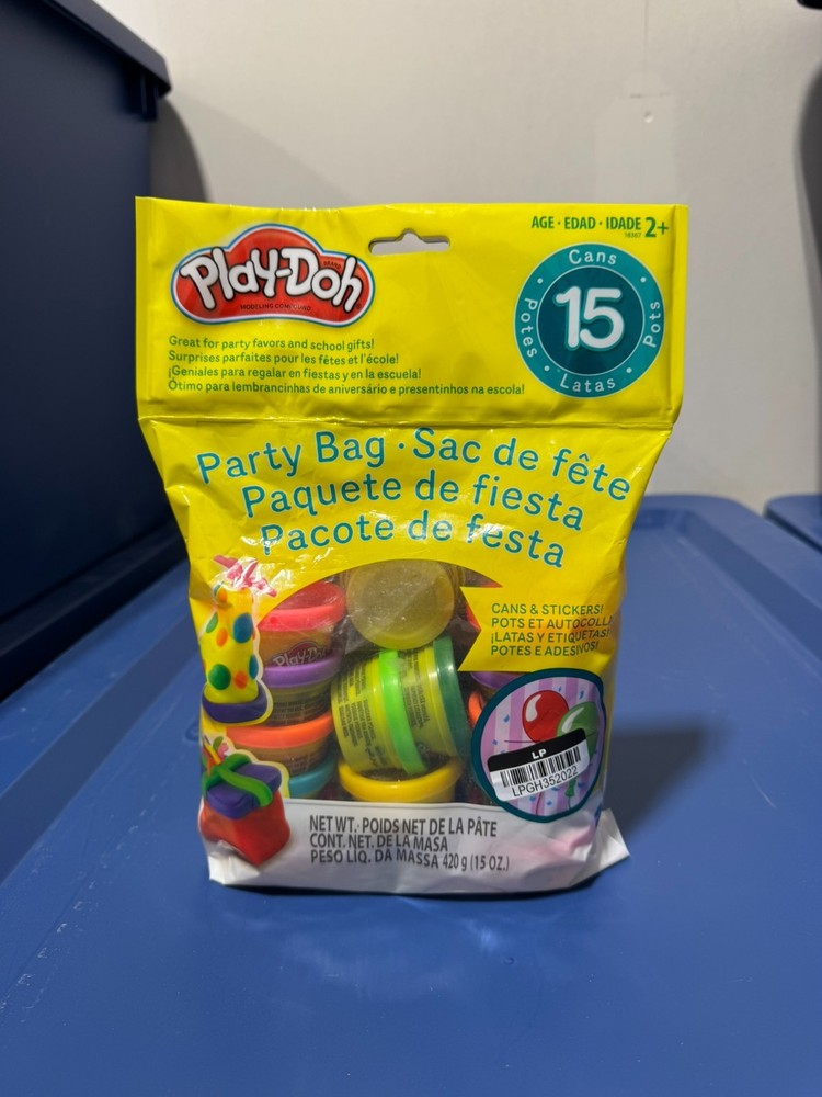 Play-Doh Party Bag Multipack 15-Piece Modeling Compound Set