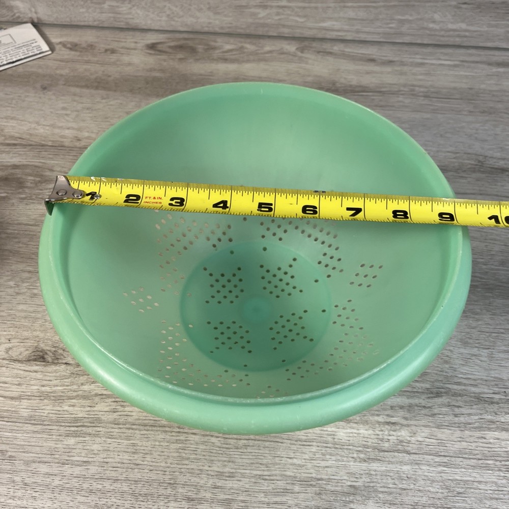 VTG Tupperware Jade Green Colander Strainer Bowl #339-3
