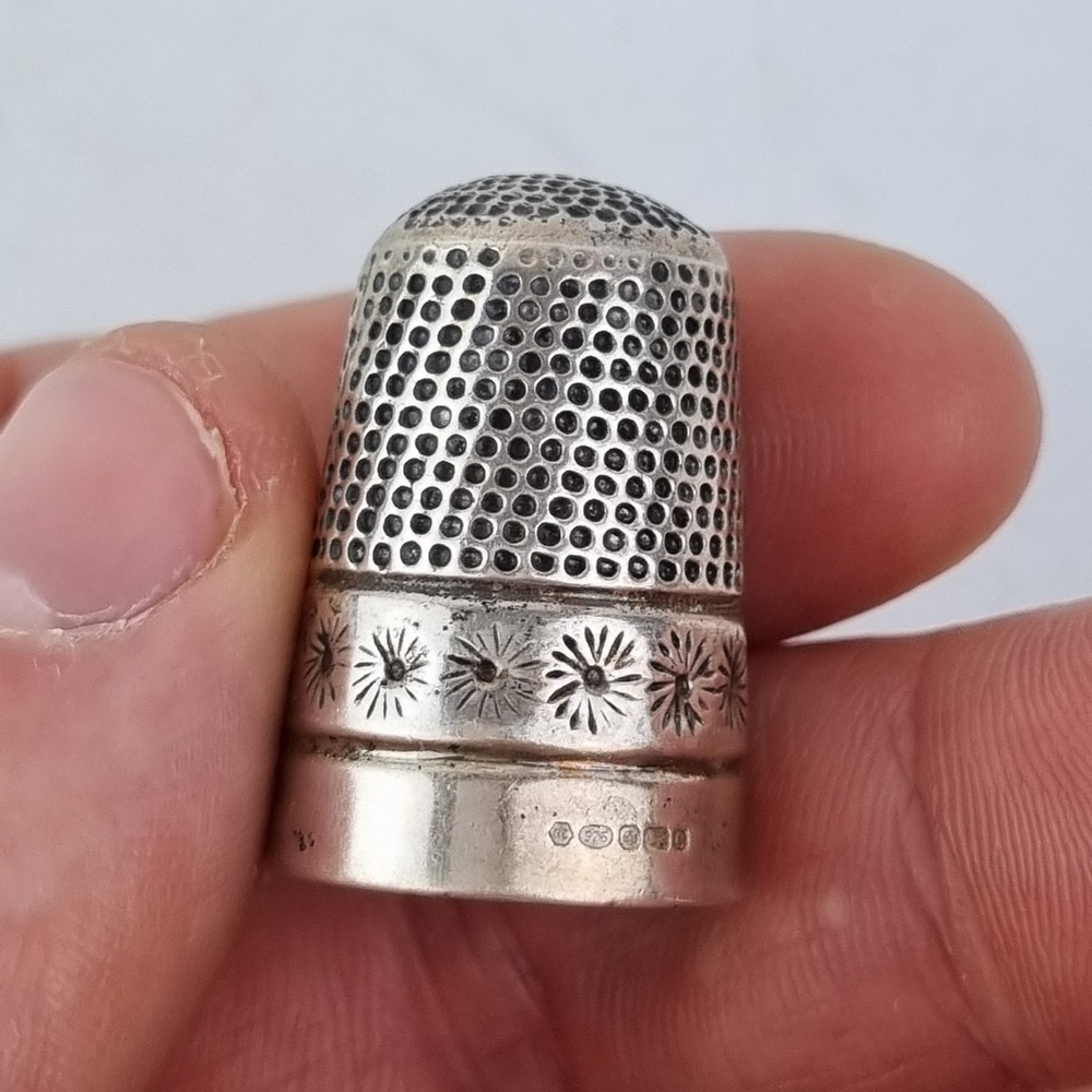 Solid Silver Thimble Sheffield 2002 Carrs Of Sheffield