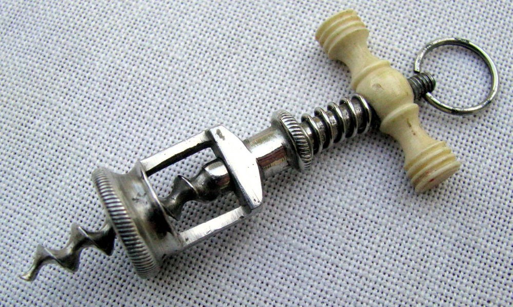 FINE ANTIQUE SMALL 2 ½” INCH LONG MINIATURE CORKSCREW