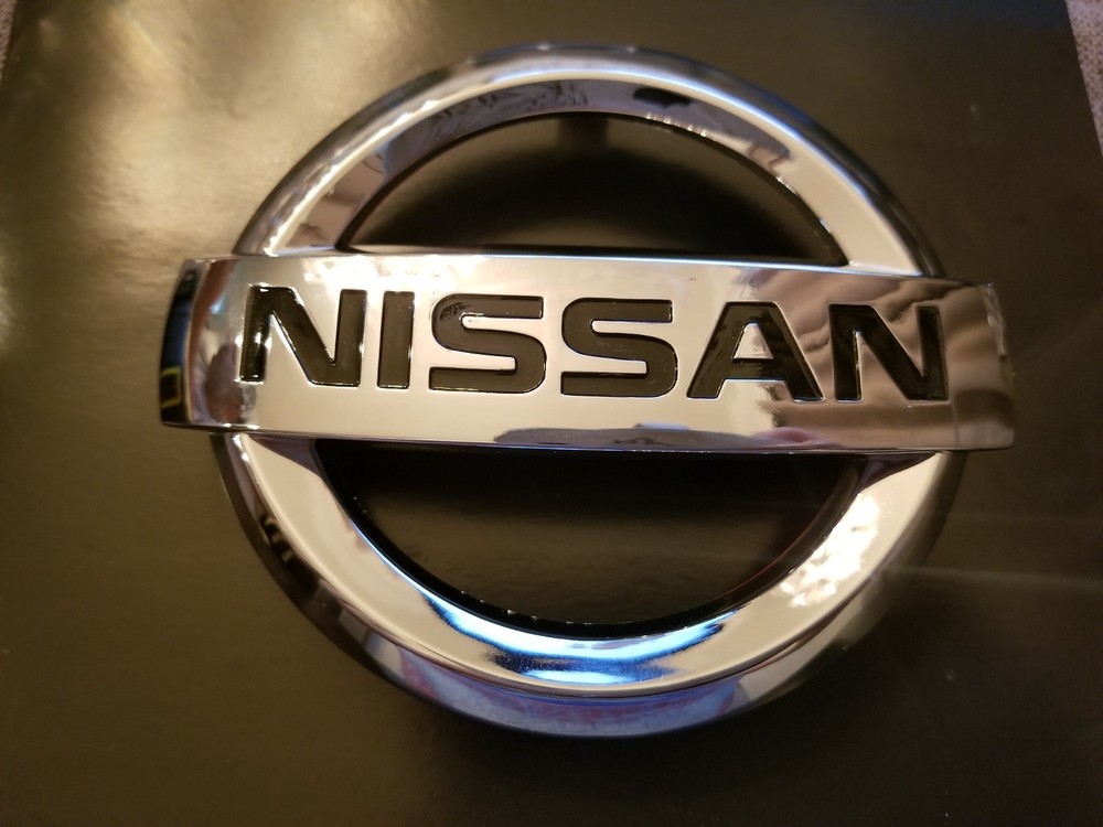 Nissan Altima OEM Front Bumper Grille Emblems Logo 2007-2012