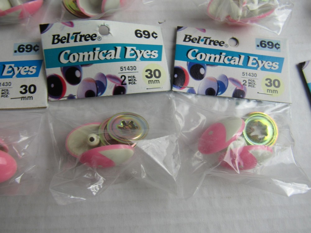 Bel-Tree Comical Eyes Pink 16 Packs 30mm