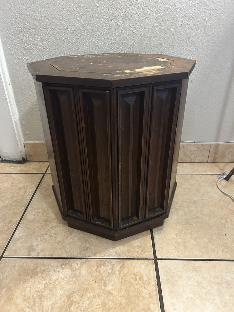 Middle Century Classic Drum Table ￼