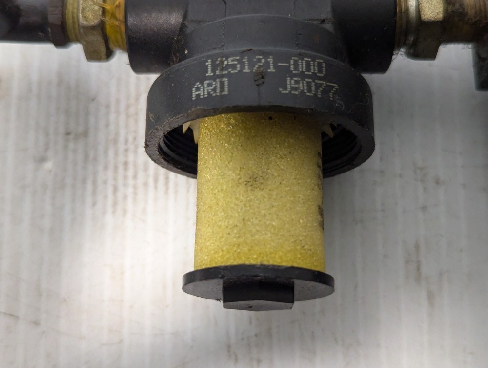 ARO Pneumatic Filter Regulator 125121 & 126121. Fluidline Meter.