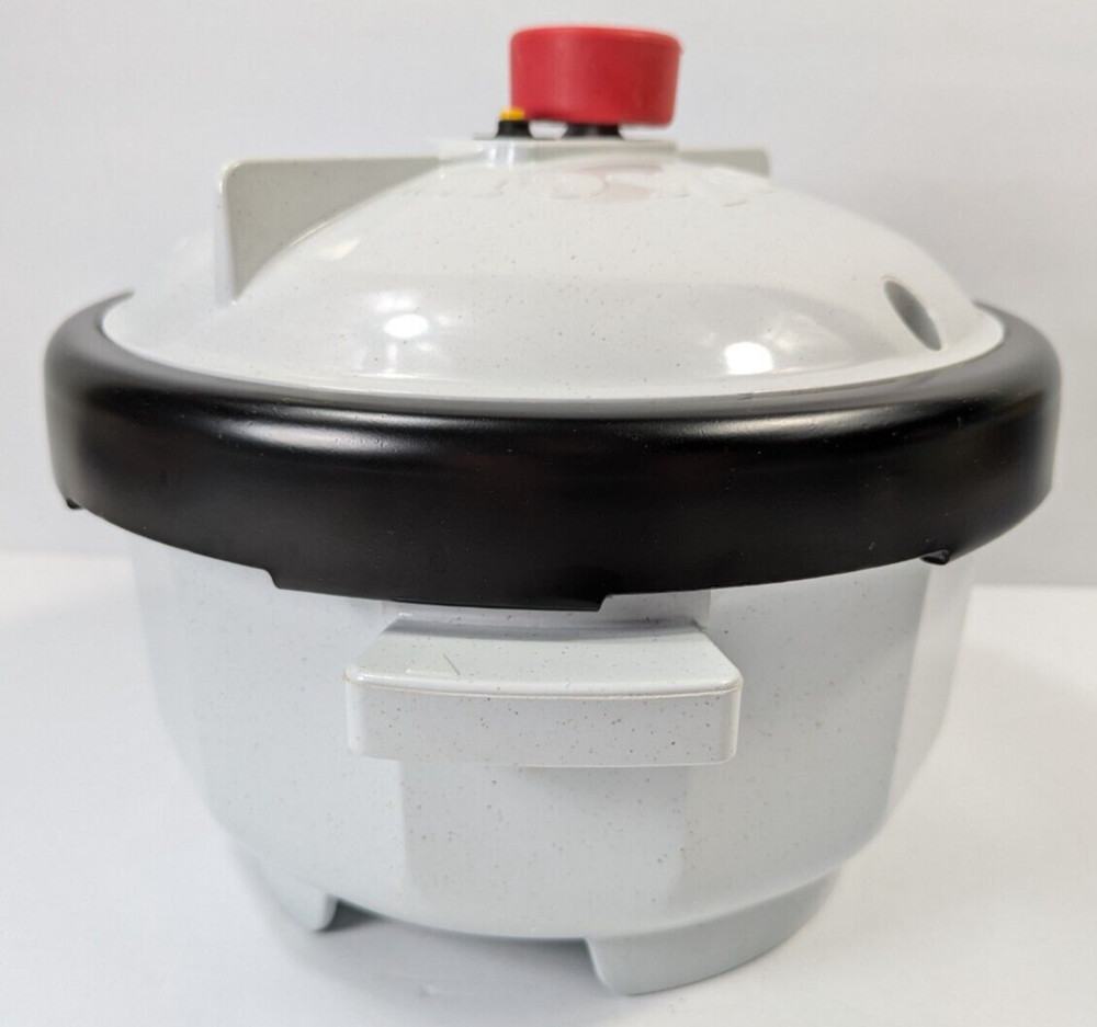 NORDIC WARE - 2.5 QT Microwave TENDER COOKER
