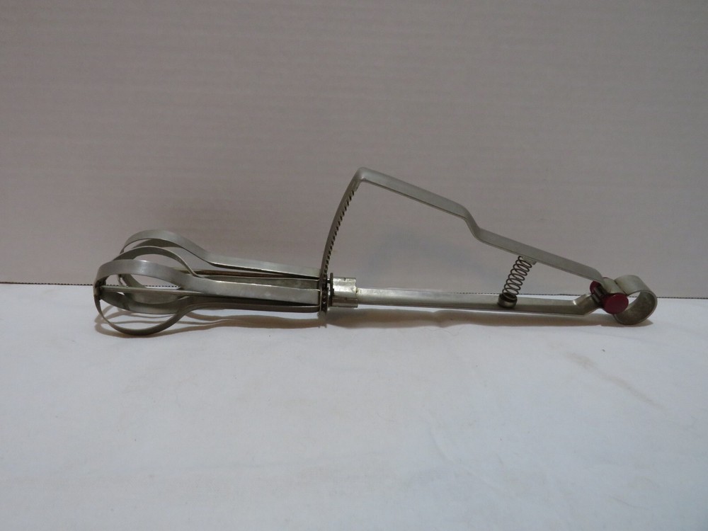 VTG MCM RETRO HAND EGG BEATER