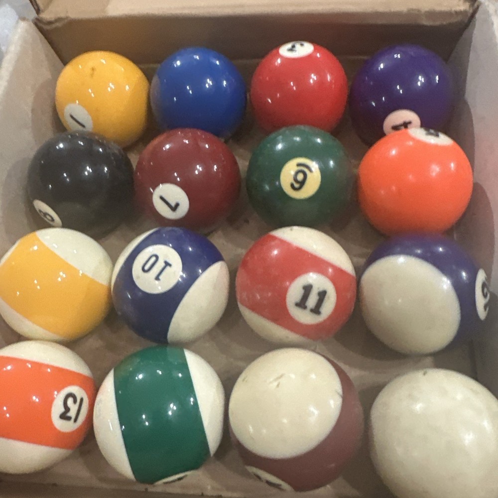 I Set Of Billiard Balls