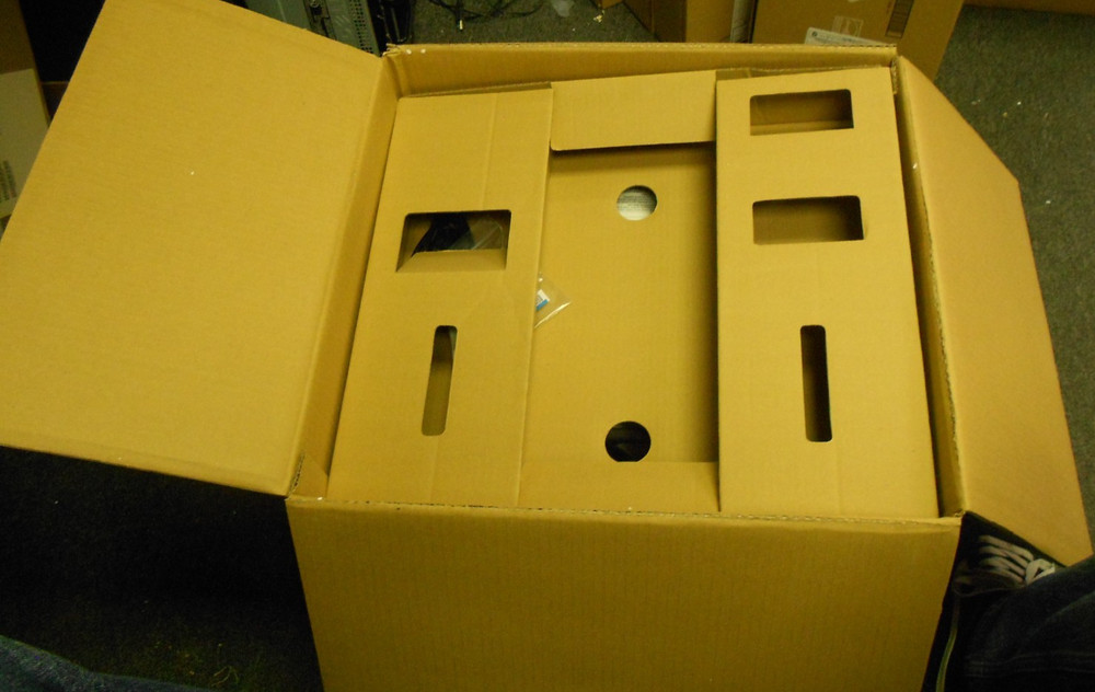 EPSON Brightlink 685WI SHORT THROW Projector4-5K HOURS BUNDLE