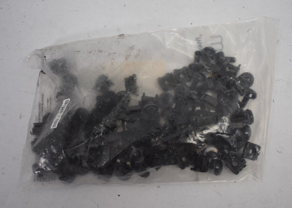 StarTech #10-32 Cage Nuts & Screws 50 Pack Black Hardware CABSCREW1032
