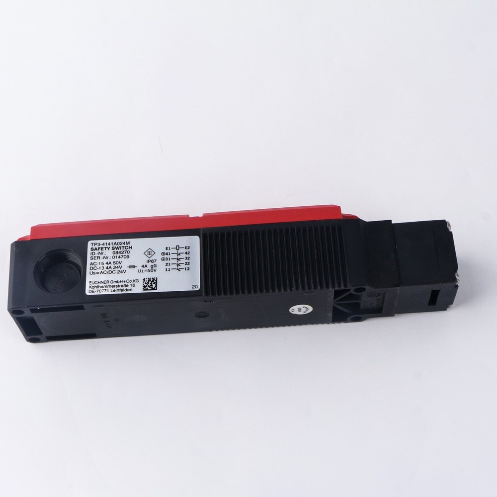 1PCS NEW EUCHNER TP3-4141A024M 084270 safety switch