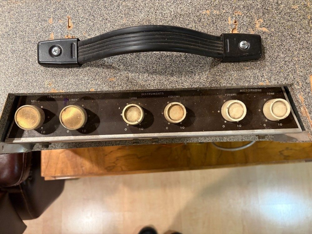 Lafayette Model LA-75 Amplifier