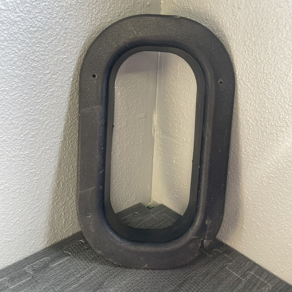 Peterbilt Passenger Window Frame Dog Window  379