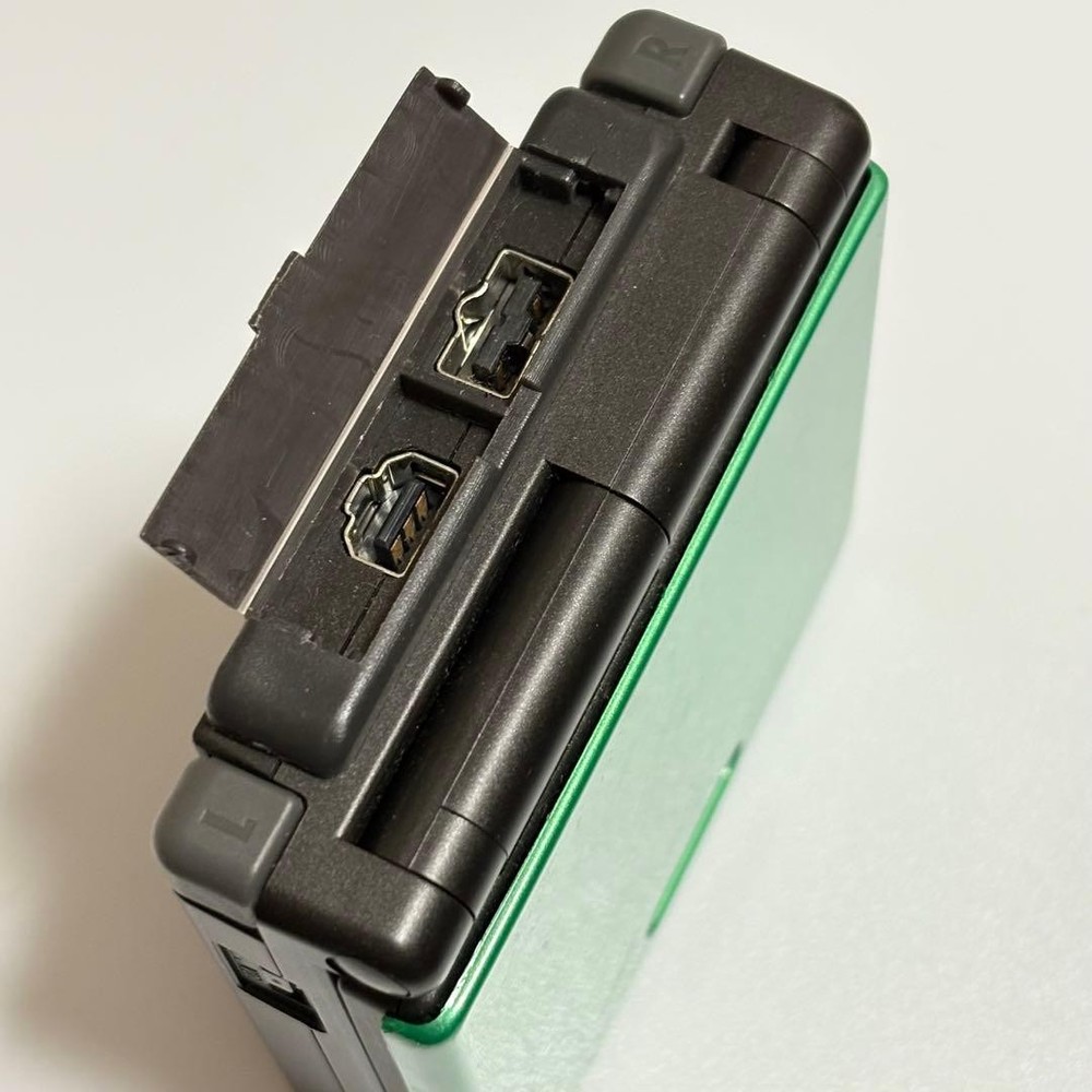 Game Boy Advance SP Green + 4 Games