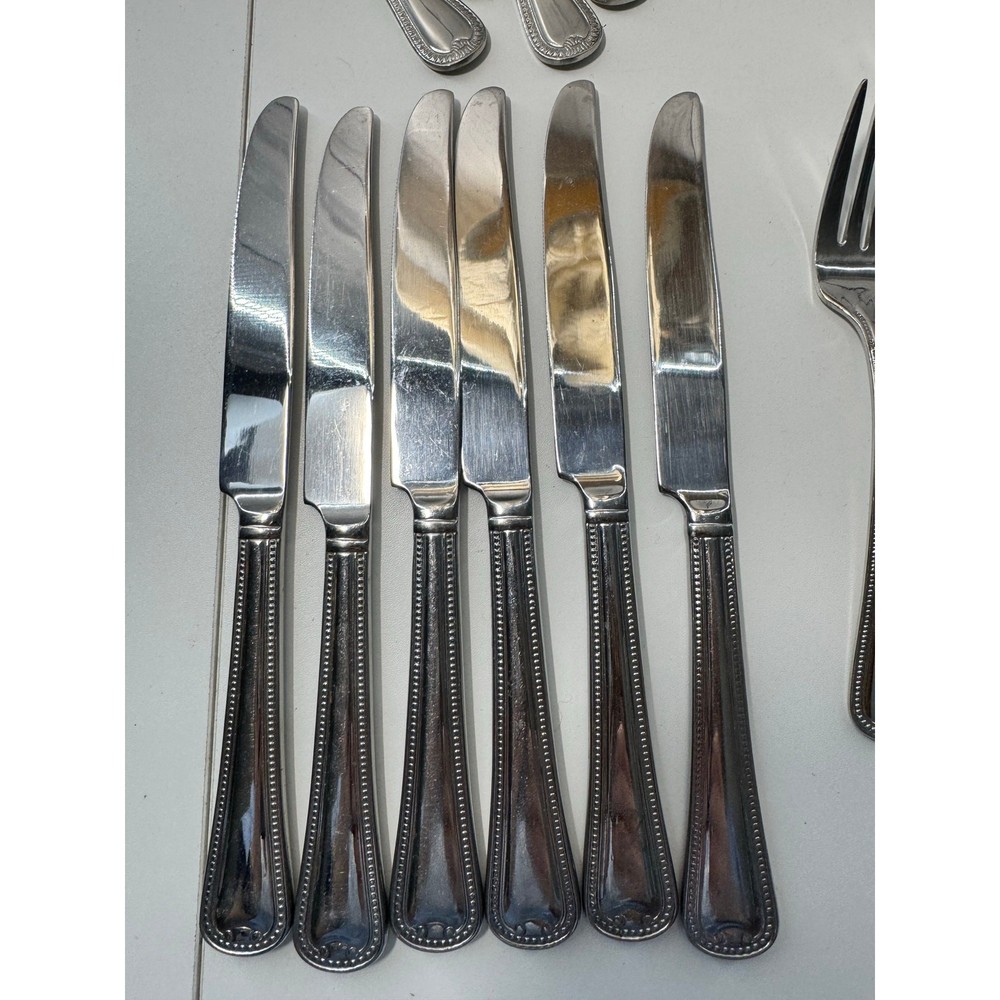 31 Pcs. Reed & Barton New Market Stainless Flatware Preowned