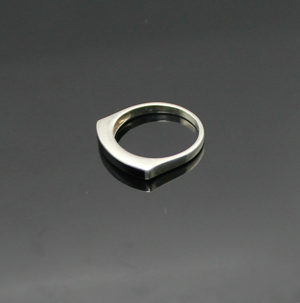 ELEGANT BLACK ONYX INLAY STERLING SILVER RING SIZE 7