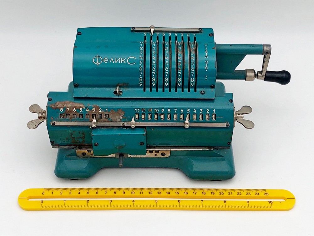 Felix Arithmometer Vintage Calculating Device Pre-computer Adding Machine USSR