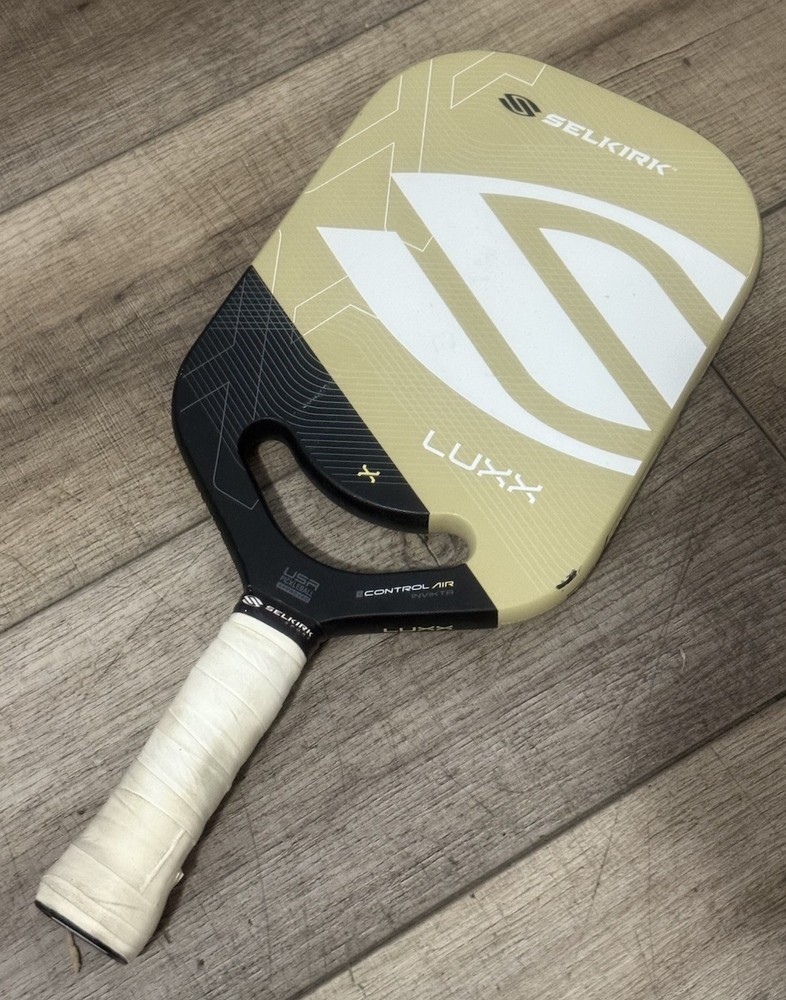 SELKIRK LUXX Control Air INVIKTA pickleball paddle pre-owned