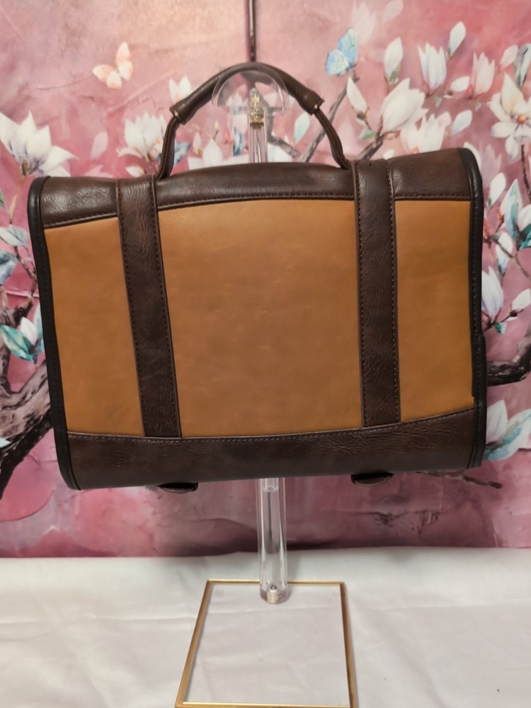 Vetelli Leather Toiletry Bag the Hanging Style