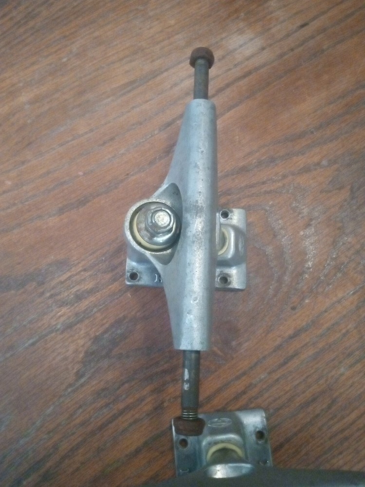 Krux Skateboard Trucks - Pair