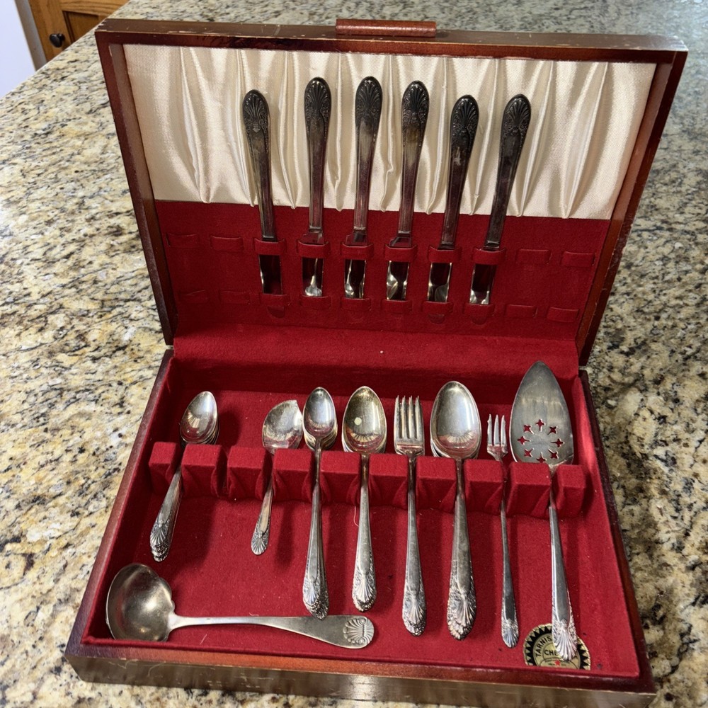Crown Silver plate Flatware Set With Wood Case 40 Piece
