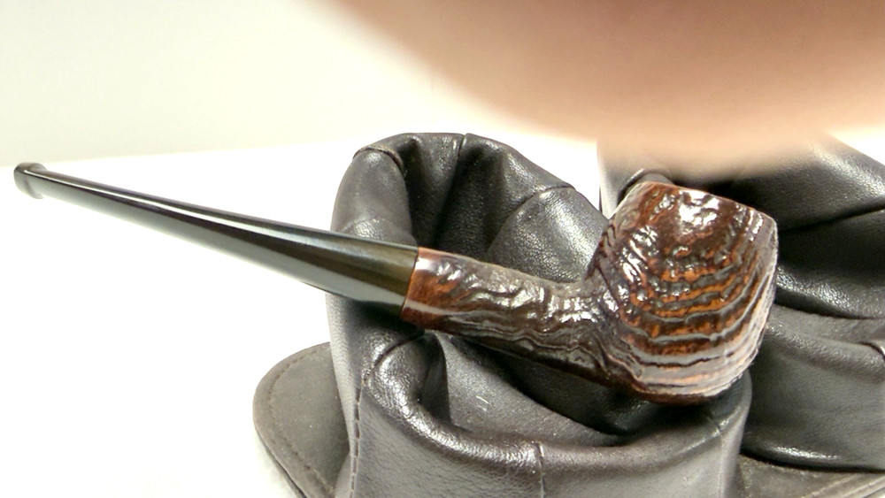 UNKNOWN MAKER: Small, Blast Finished Apple with Tapered Ebonite Stem