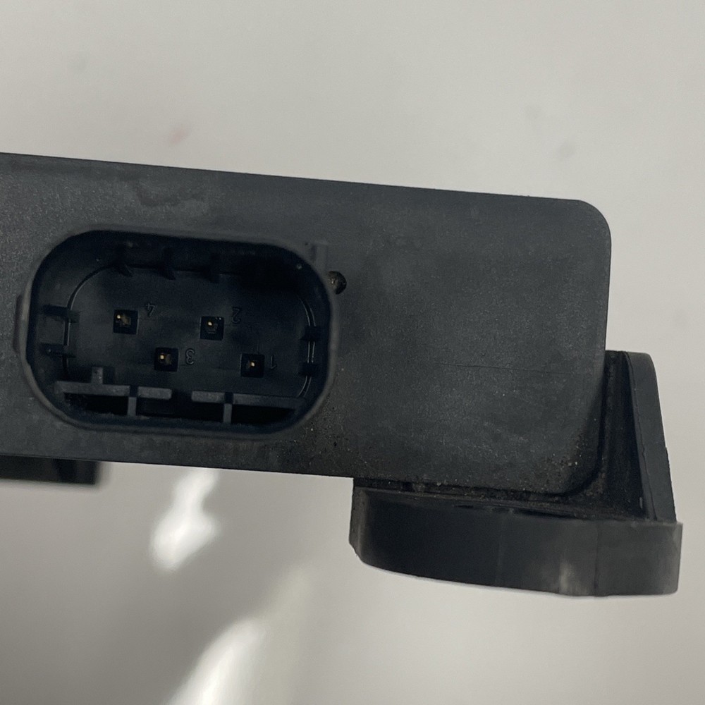 2008 BMW 328i E92 OEM TPMS Tire Pressure Sensor Receiver Module 6771042 E90 E93