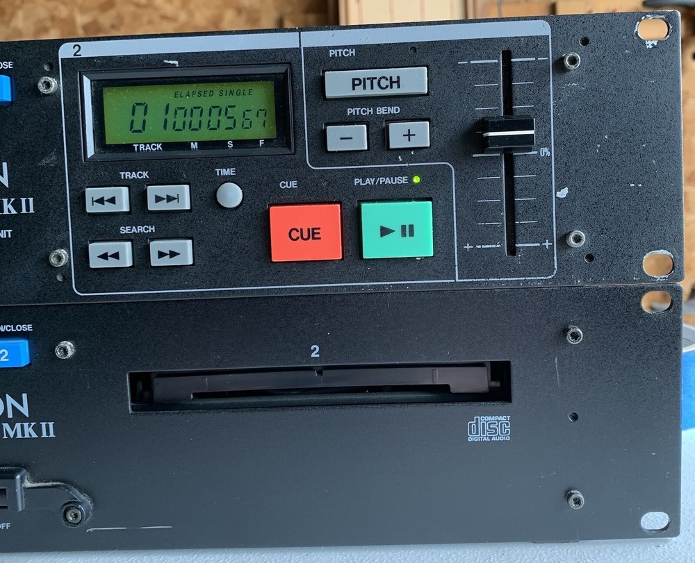 Denon DN-2000F MK2 Double CD Player And Remote Control Unit Powers Up Great