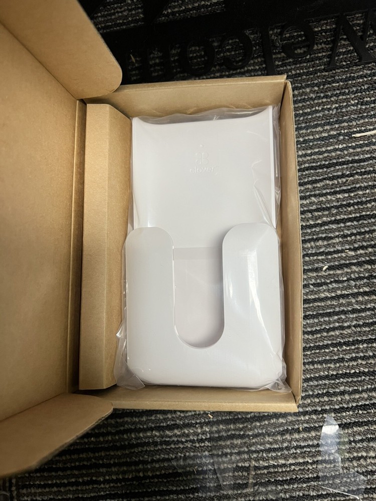 Clover Mobile Belt Clip New In box