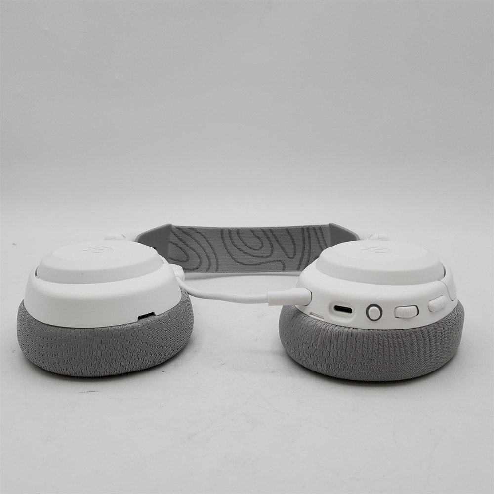 SteelSeries Arctis Nova 3P Wireless Multi-Platform Gaming Headset, White