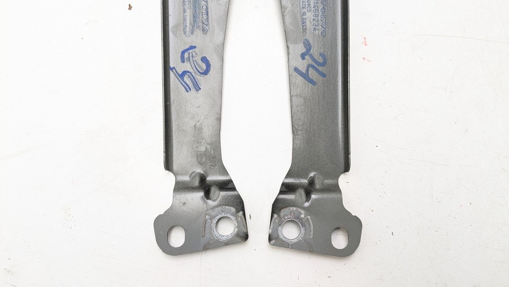 VOLVO V60 MK2 WING PANEL MOUNT BRACKET FRONT LEFT & RIGHT SIDE 31468234 2023