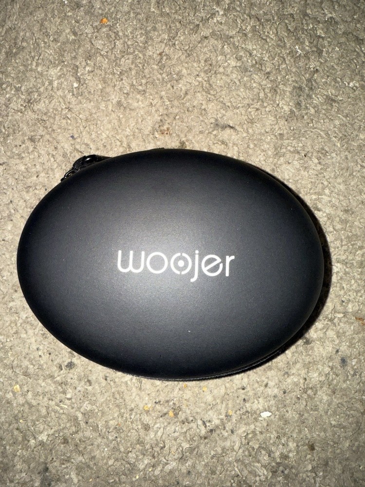 Woojer Strap 3 Black with hard case included