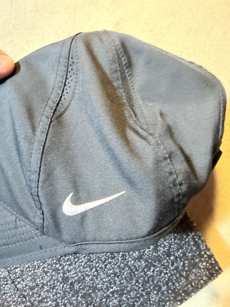 Nike Dri Fit Featherlight