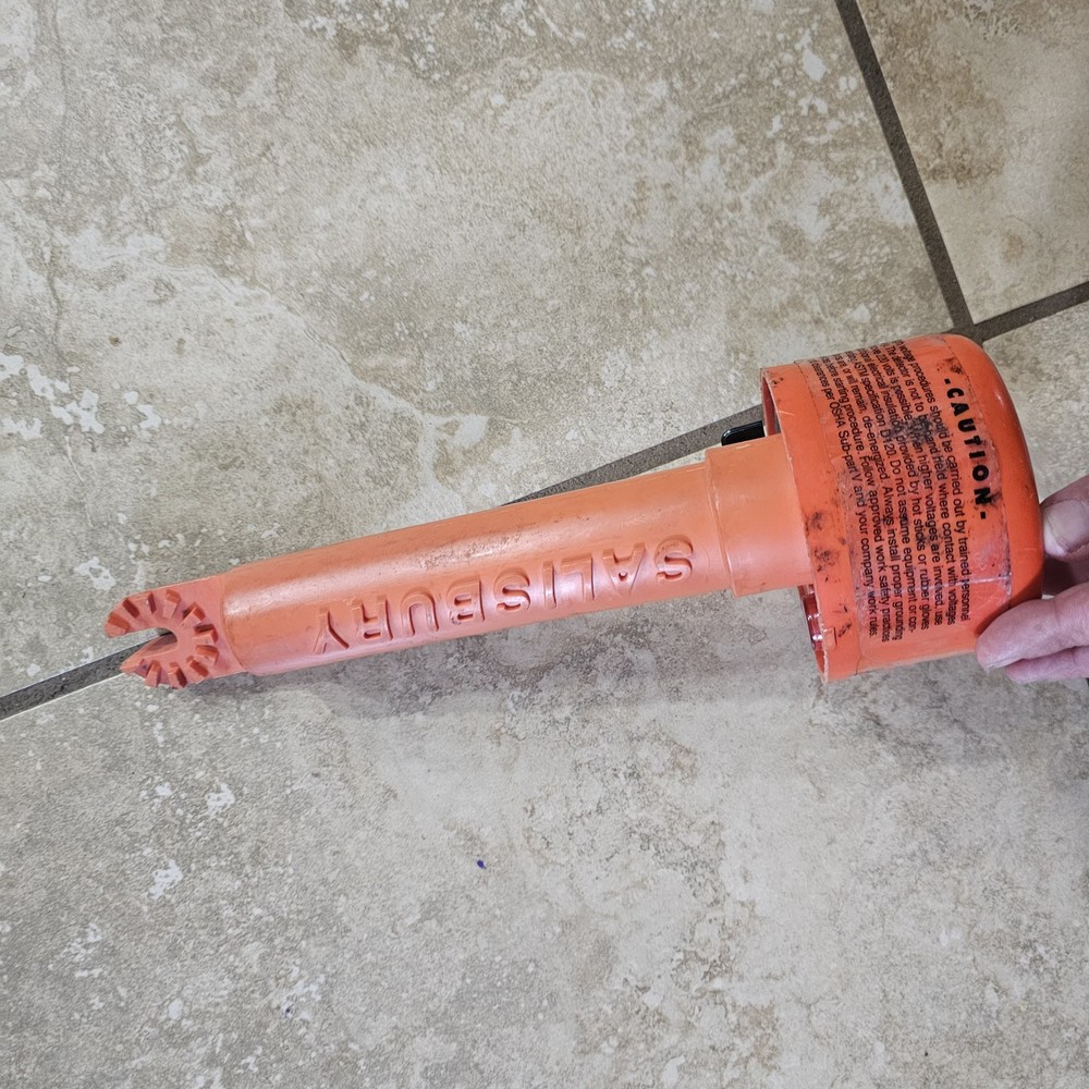 Salisbury 4744 Self-Testing Voltage Detector (Audio/ Visual)