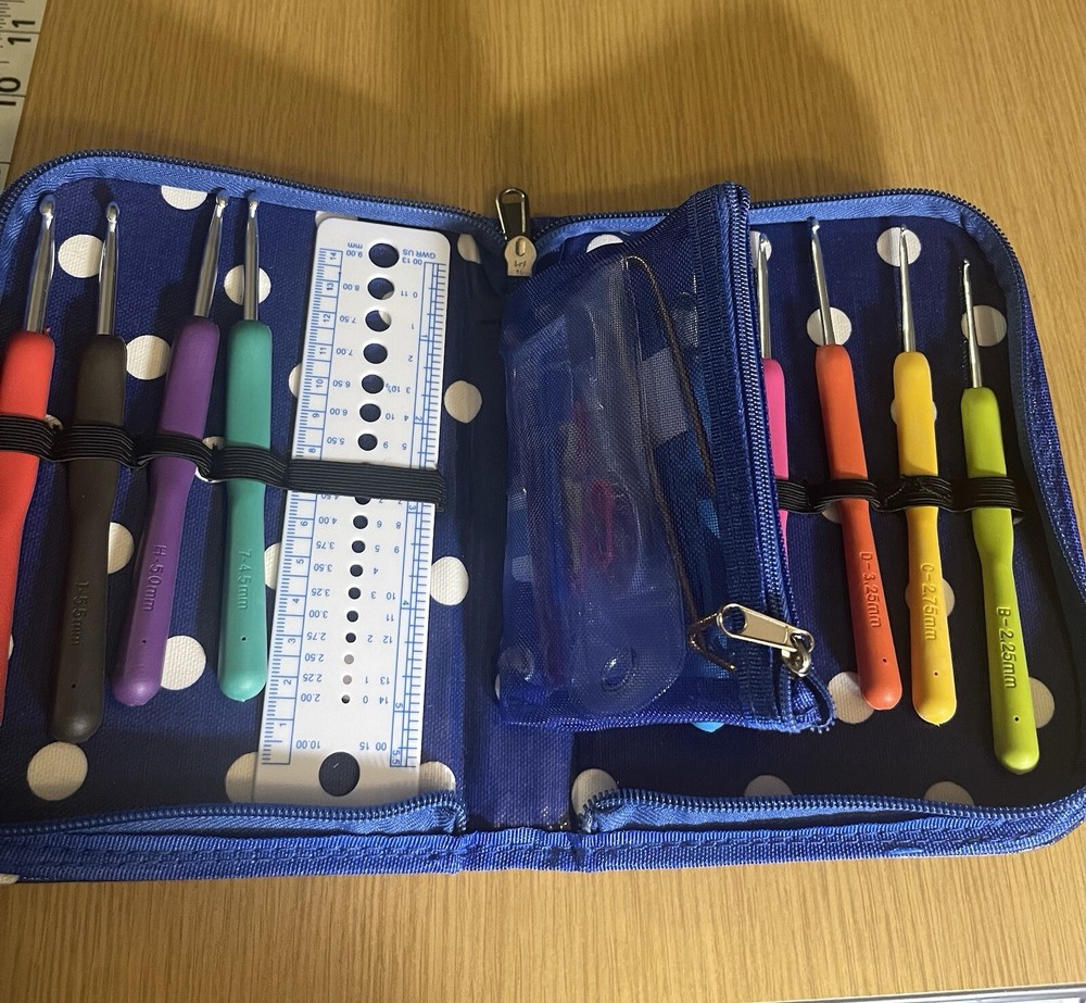 Be Crafty Crochet Hook Set And Organizer