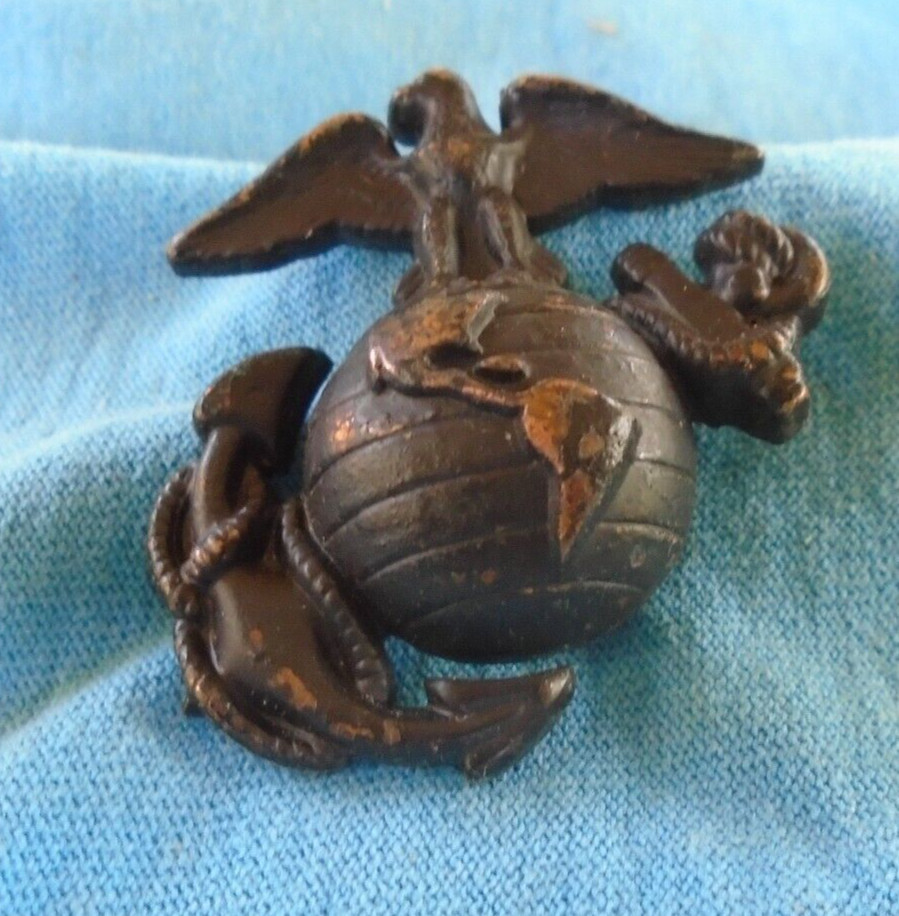 US Marine Corps cap badge