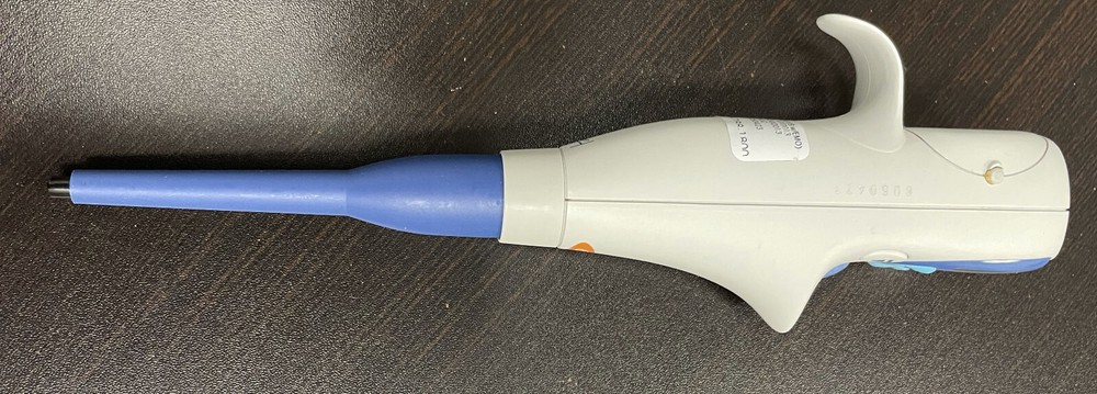 BIOHIT E300 10 - 300 uL ADJUSTABLE DIGITAL PIPETTE